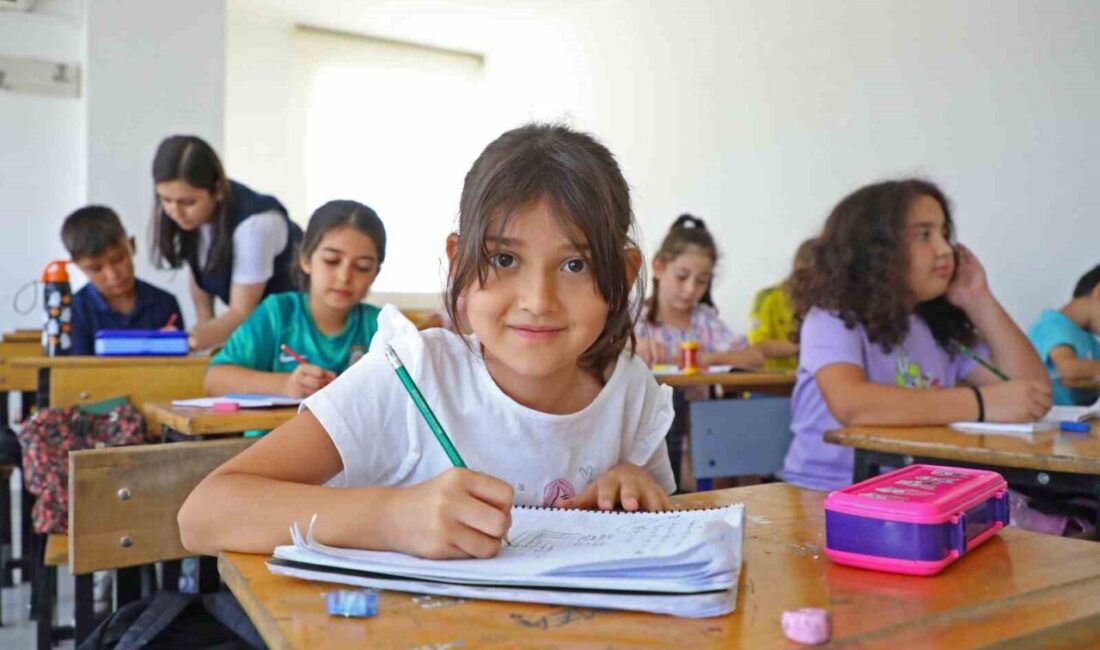 Antalya Büyükşehir Belediyesi, ATABEM yaz kurslarıyla 12 bin öğrenciye eğitim