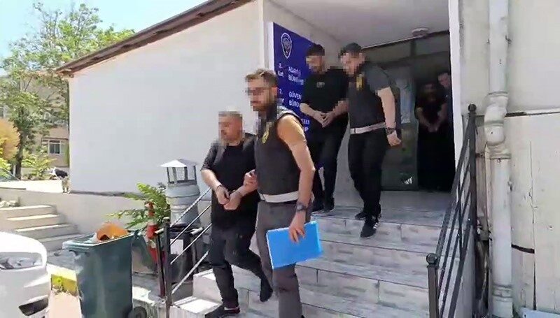 Avcılar'daki bir eğlence mekanında husumetli kişiler arasında çıkan silahlı kavgada