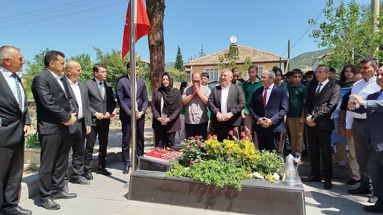 PKK tarafından şehit edilen müzik öğretmeni Şenay Aybüke Yalçın, vefatının