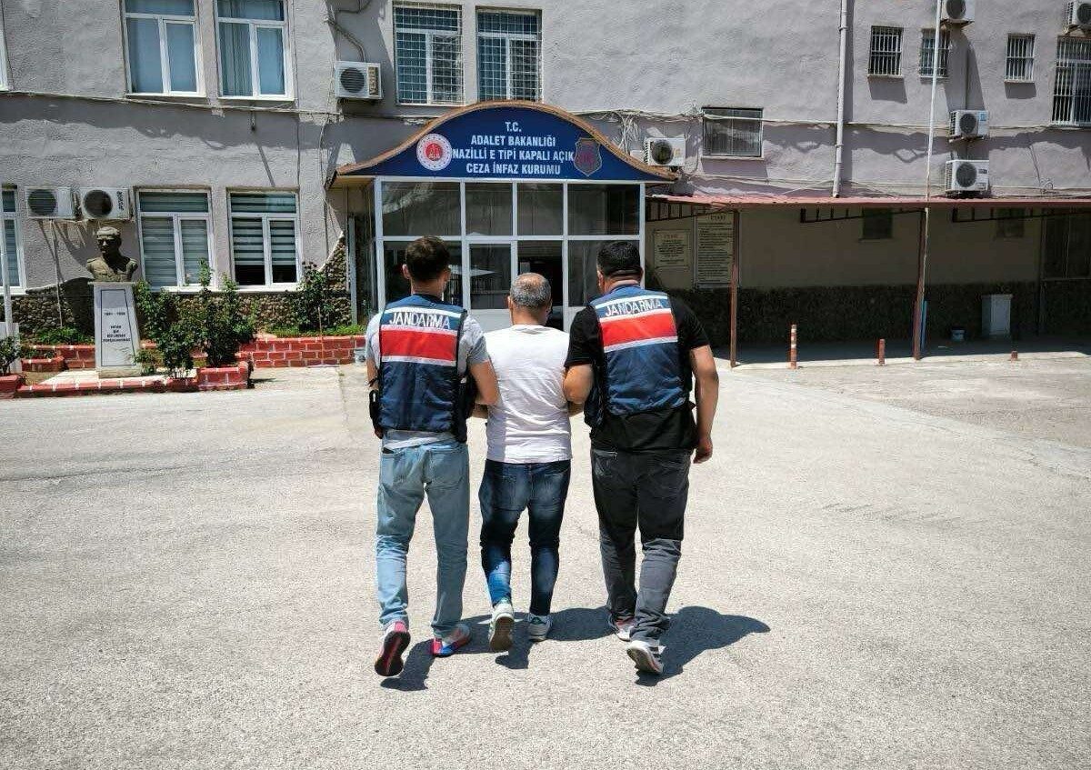 Aydın'da gerçekleştirilen operasyon sonucunda jandarma ekipleri, aralarında hırsızlık, narkotik ve
