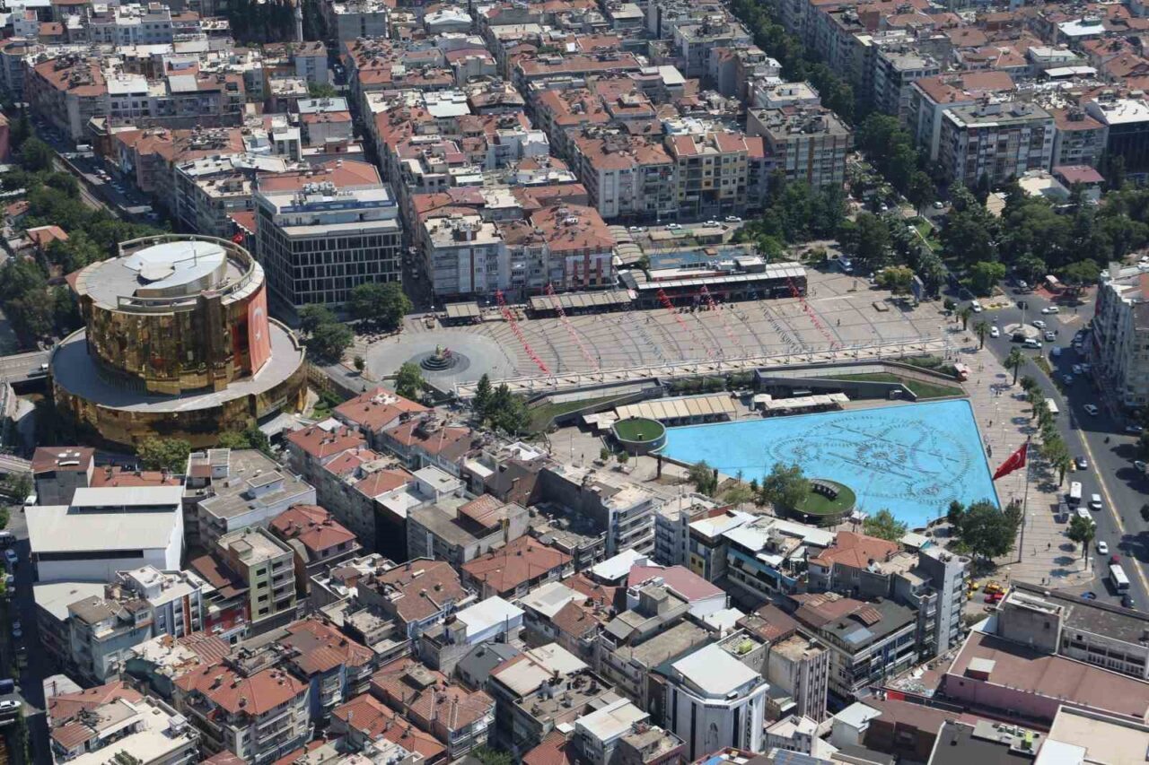 Aydın, yaz aylarında nüfusu artan bir şehir olarak 2024’te 4