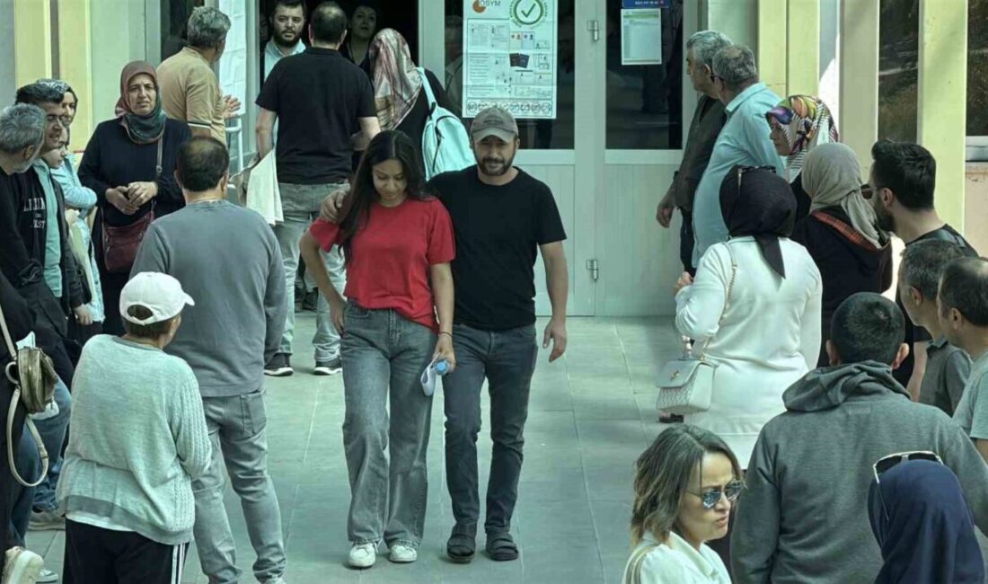 Sivas'ta Yükseköğretim Kurumları Sınavı'nın ikinci oturumu AYT başladı. Yanlış belgeyle