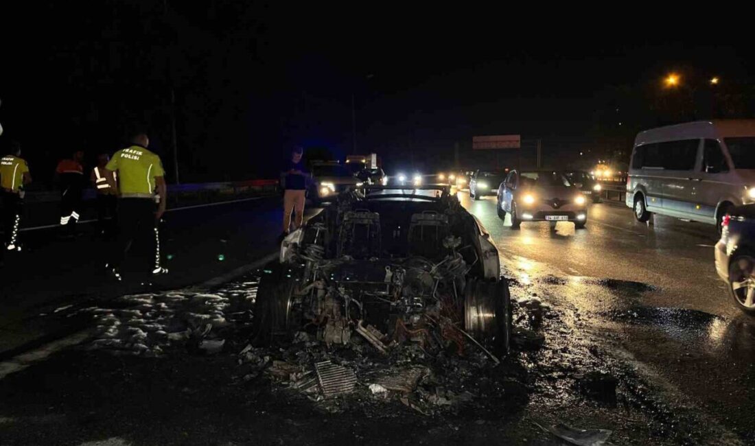 İstanbul Bahçelievler'de motorundaki ses nedeniyle park eden Ümit Kartal'ın lüks