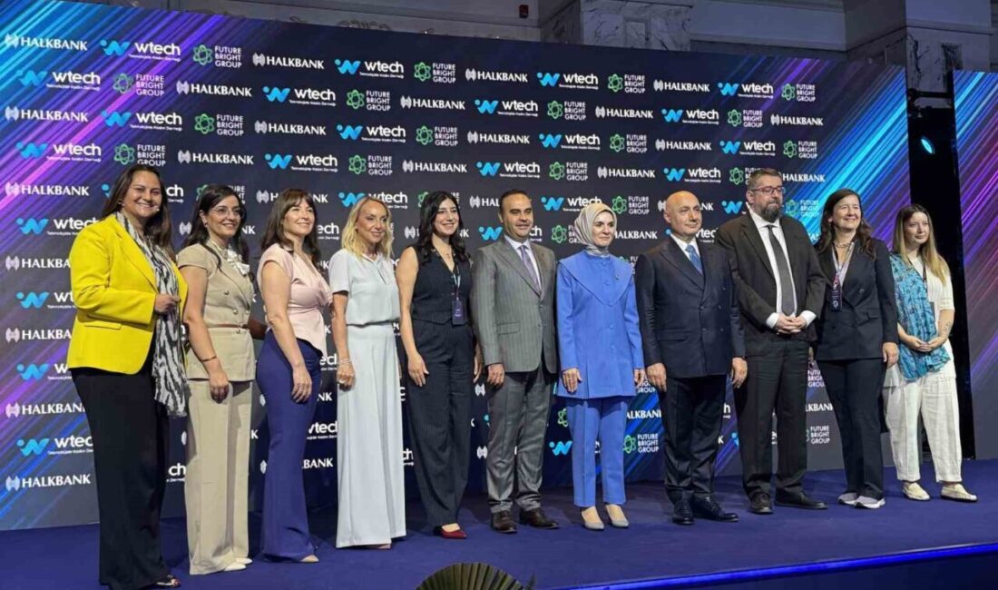 Aile ve Sosyal Hizmetler Bakanı Mahinur Özdemir Göktaş, teknolojide kadınların