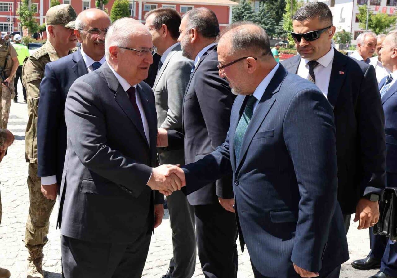 Millî Savunma Bakanı Yaşar Güler, Malatya'da 2’nci Ordu Komutanlığı ile
