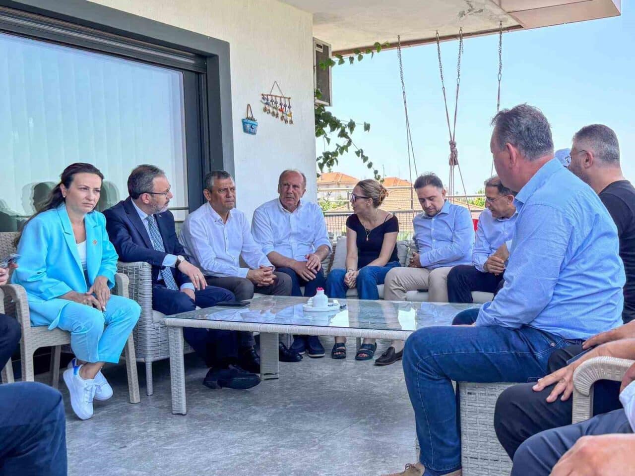 Eski Gençlik ve Spor Bakanı Dr. Mehmet Kasapoğlu, elektrik akımına