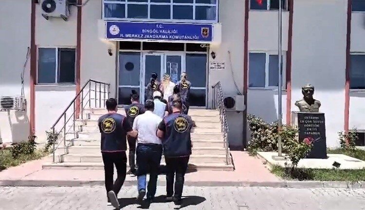 İçişleri Bakanı Ali Yerlikaya, Bingöl'de 2005 yılında ölü bulunan bebeğin