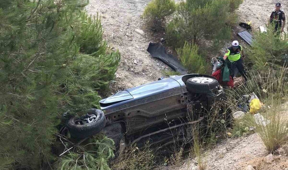 Balıkesir-Bigadiç kara yolunda bir otomobilin şarampole devrilmesi sonucu 5 kişi