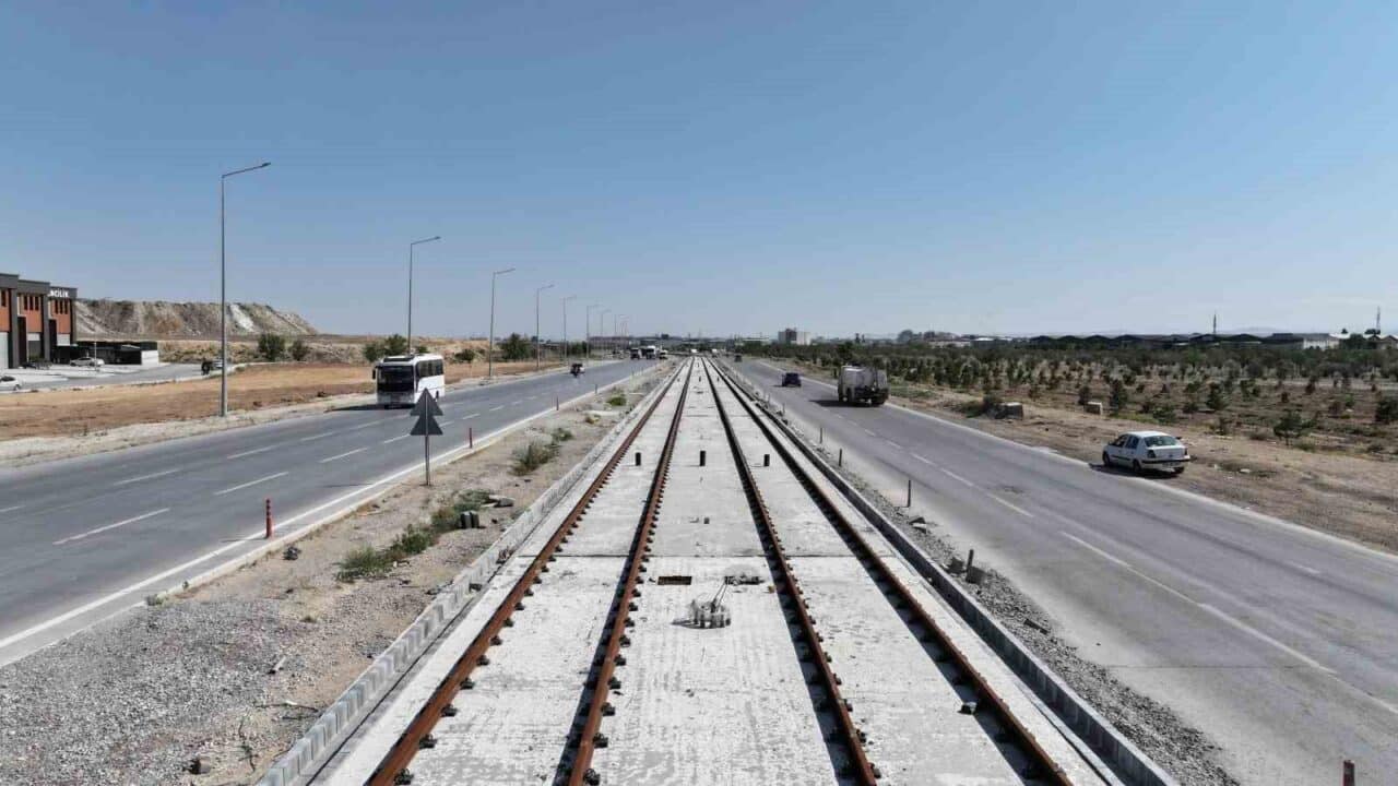 Konya Büyükşehir Belediyesi, Şehir Hastanesi-Yeni Sanayi Sitesi Tramvay Hattı'nın inşaatını