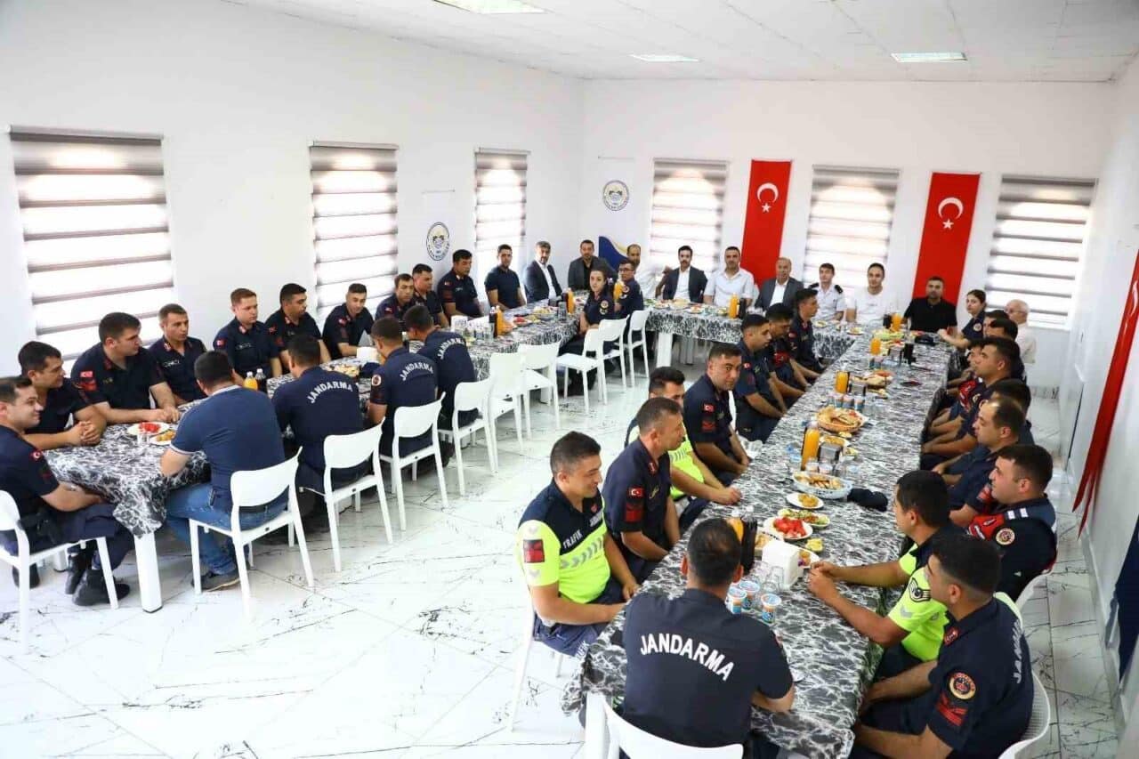 Çorum'un Alaca ilçesinde, Belediye Başkanı Şerif Arslan, Jandarma Teşkilatı'nın 186.