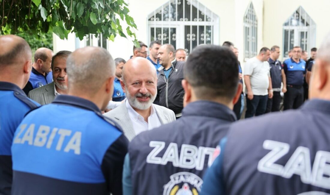 Kocasinan Belediye Başkanı Ahmet Çolakbayrakdar, Zabıta Müdürlüğü personeliyle bir araya