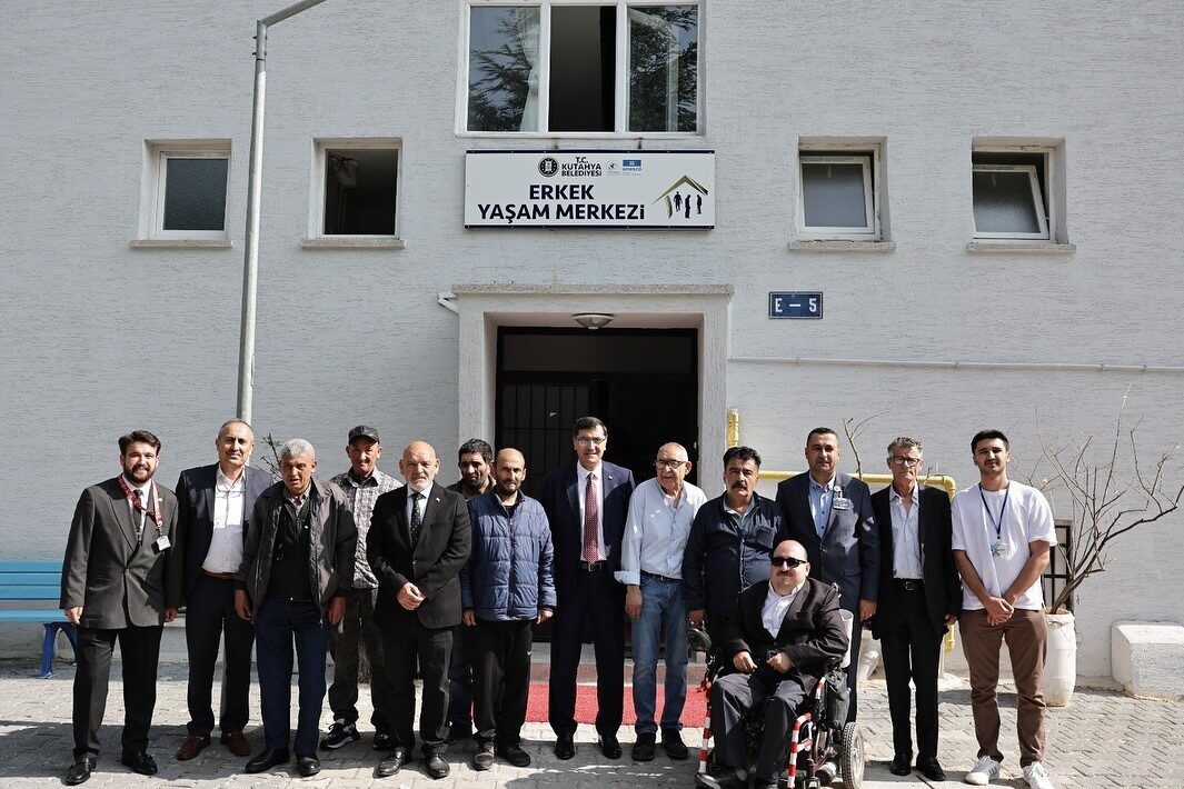 Kütahya Belediye Başkanı Eyüp Kahveci, Kurban Bayramı'nda Erkek Yaşam Merkezi'ni
