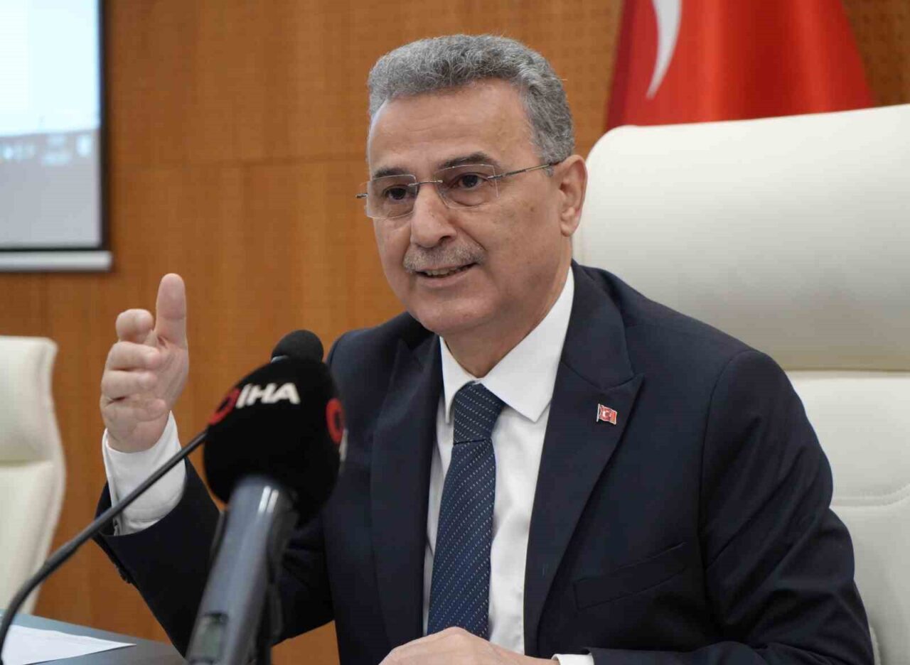 İlkadım Belediye Başkanı İhsan Kurnaz, meclis toplantısında Samsunspor'un Avrupa kupalarına