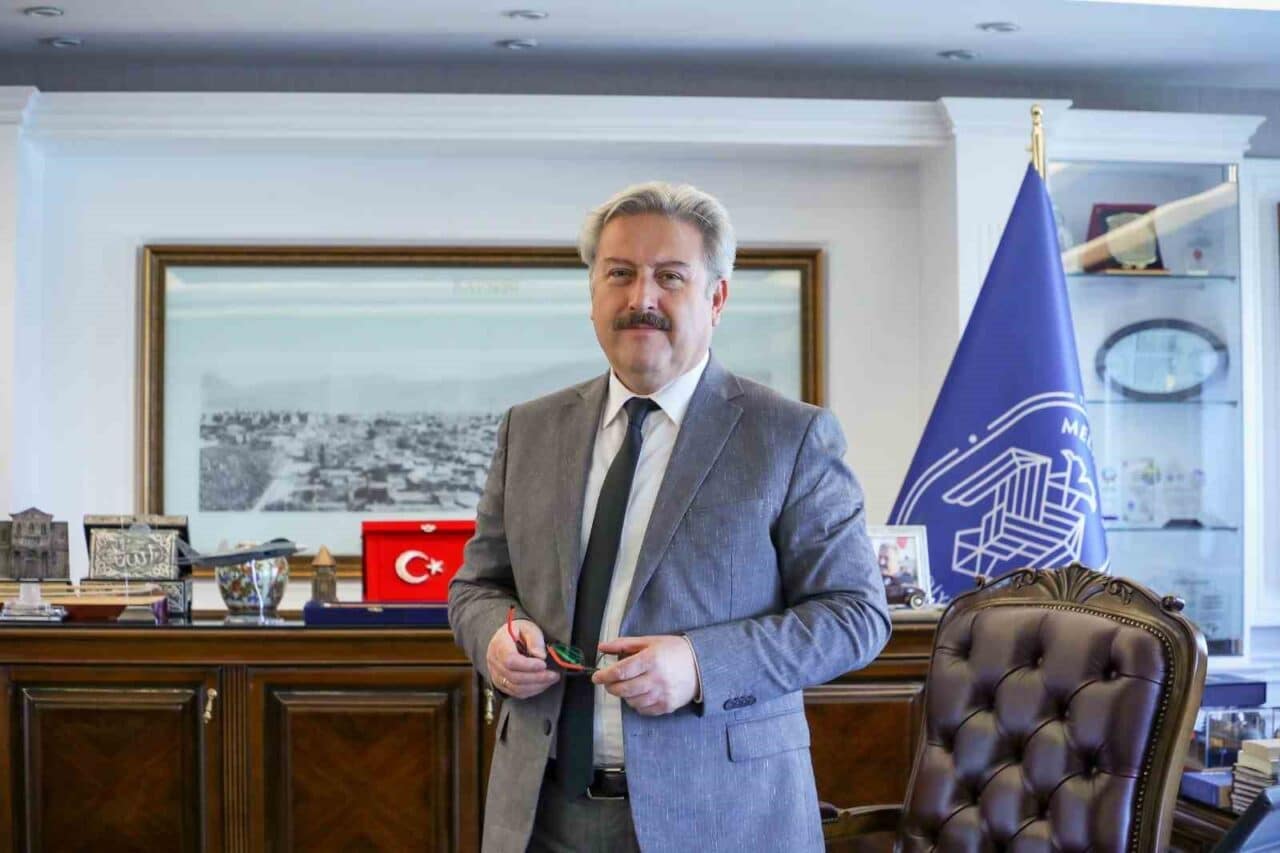 Melikgazi Belediye Başkanı Doç. Dr. Mustafa Palancıoğlu, Babalar Günü'nde babaların