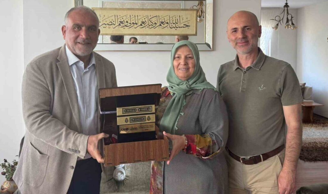 Samsun'un Canik Belediye Başkanı İbrahim Sandıkçı, hac ibadetini tamamlayan vatandaşları