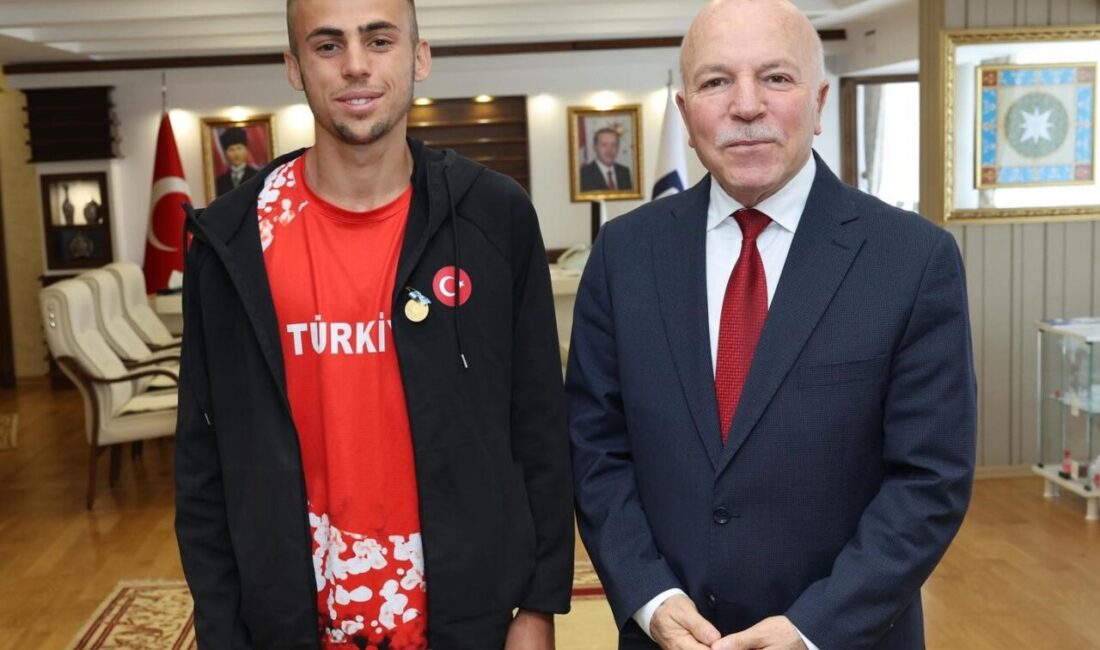 Erzurum Büyükşehir Belediye Başkanı Mehmet Sekmen, 800 metrede Balkan Şampiyonu