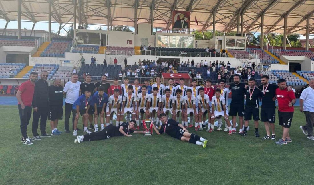 Talas Belediyespor, U15 Türkiye Şampiyonası'nda Samsun Kadıköy'ü 4-2 yenerek büyük