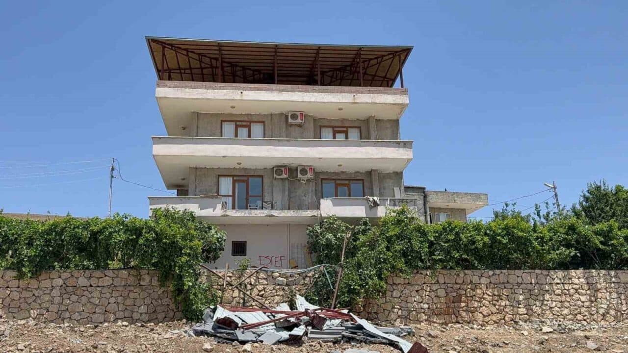 Batman'ın Beşiri ilçesinde çöken balkonda hayatını kaybeden Fırat Tarhan, Faris