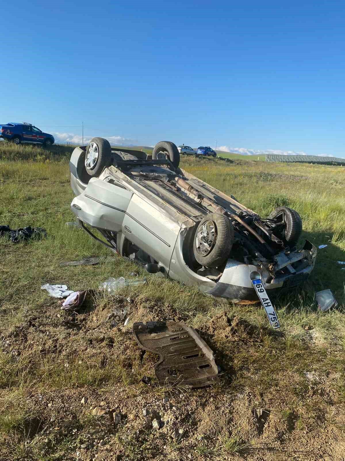 Bayburt-Demirözü karayolunda Erol G. yönetimindeki otomobilin takla atması sonucu dört
