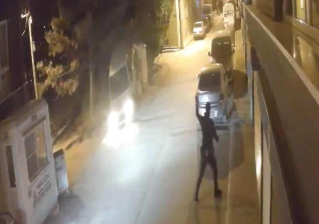 Eskişehir'in Şirintepe Mahallesi'nde devriye gezen bekçi ekiplerinin durdurmak istediği ticari