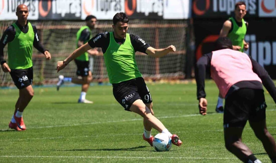 Beşiktaş, 28 Haziran'da İstanbul'da başlayacak yeni sezon hazırlıklarının ardından 4-18