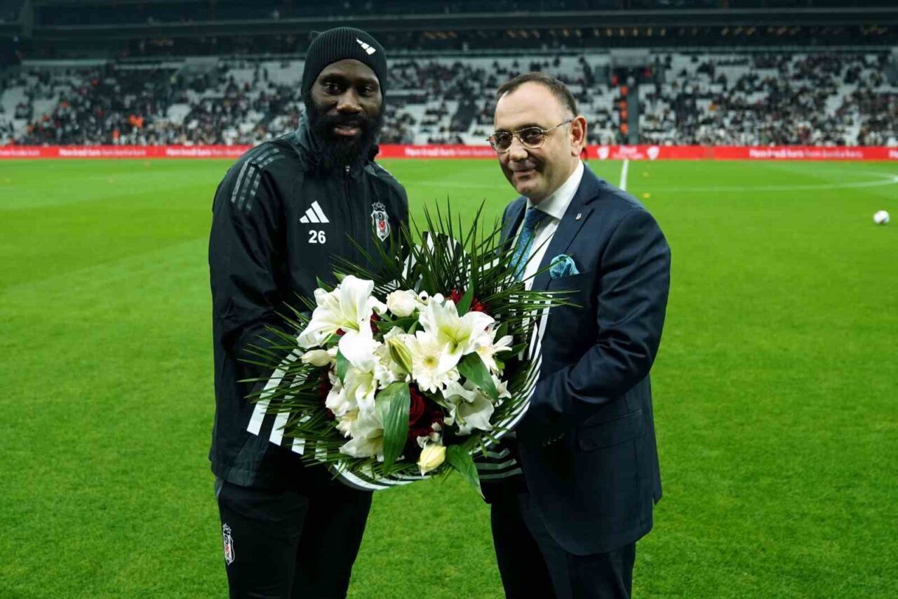 Beşiktaş, sözleşmesi sona eren Arthur Masuaku ile yollarını ayırdığını açıkladı.
