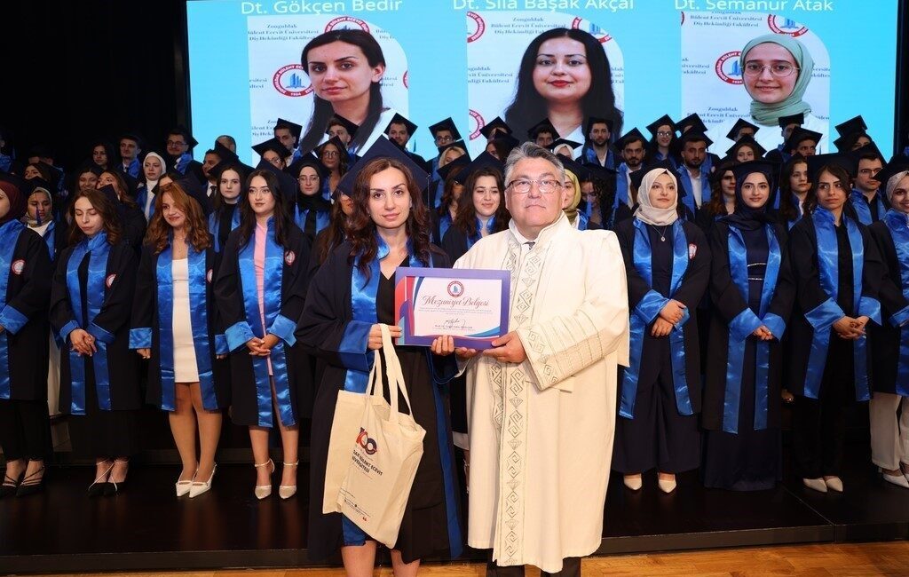 Zonguldak Bülent Ecevit Üniversitesi Diş Hekimliği Fakültesi'nin 2024-2025 mezuniyet töreni,