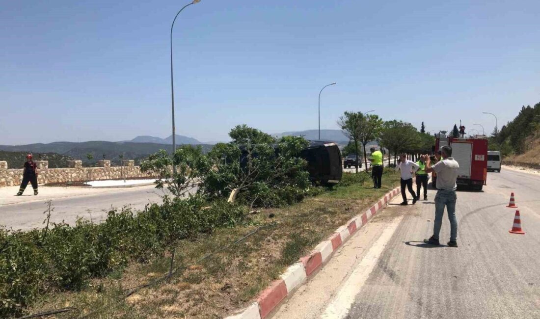 Bilecik’te İlayda A.'nın kullandığı otomobil, kontrolü kaybederek devrildi. Kazada 3’ü