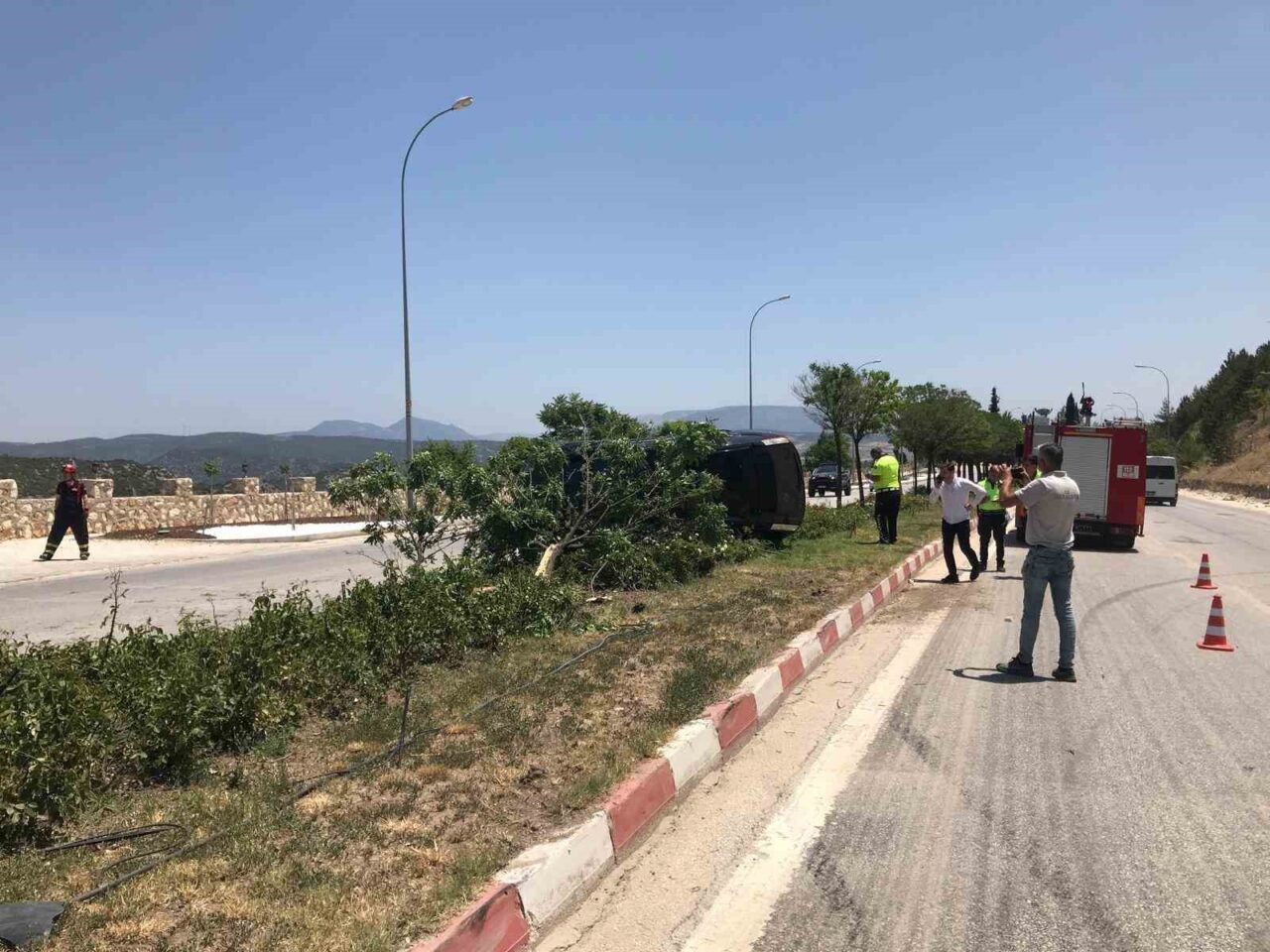Bilecik’te İlayda A.'nın kullandığı otomobil, kontrolü kaybederek devrildi. Kazada 3’ü