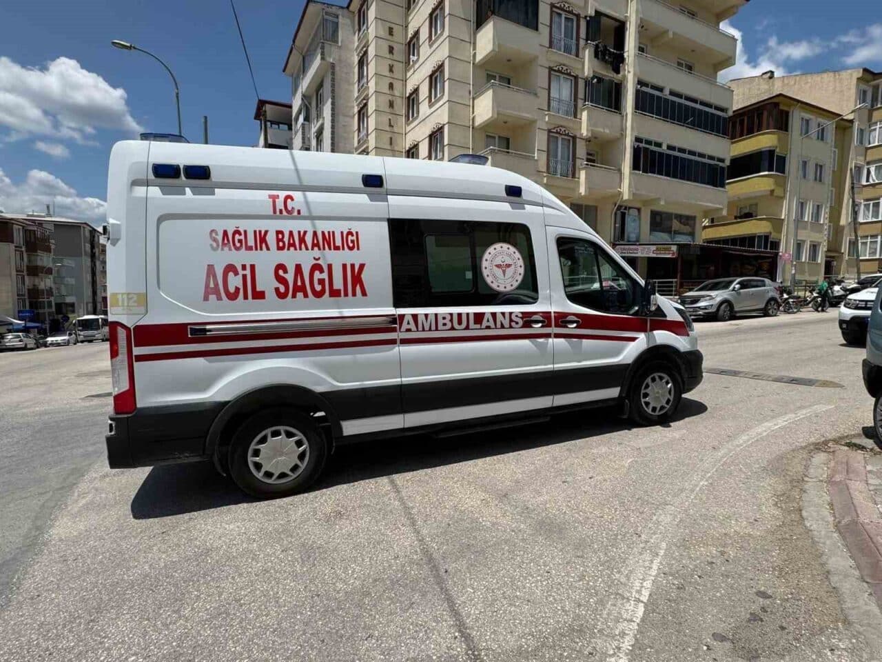 Bilecik'te yolun karşısına geçmeye çalışan yabancı uyruklu Sana J., Salih
