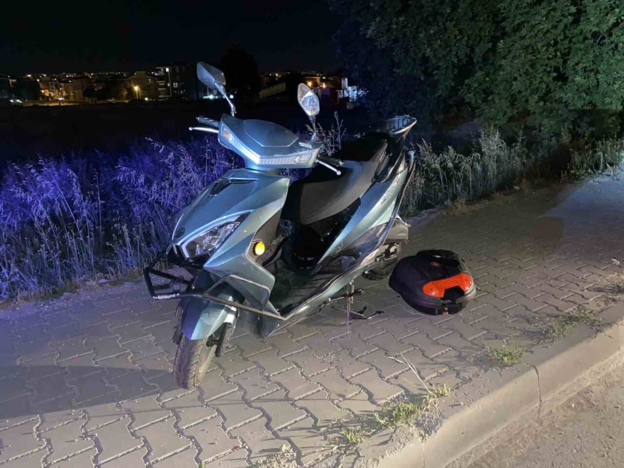 Eskişehir'de bilinmeyen bir aracın motosiklete çarpması sonucu U.C.Y. (25) ve