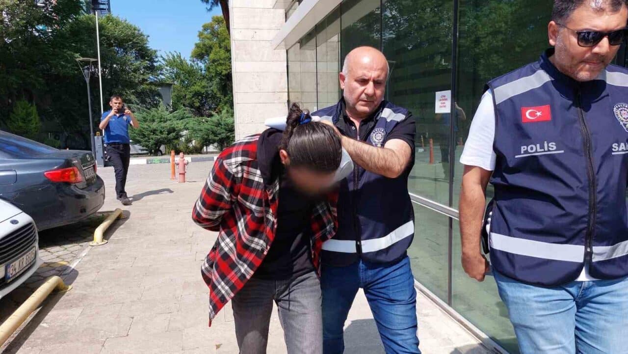 Samsun'da K.G. (41), kıskanarak birlikte yaşadığı S.T. (44) adlı kadını