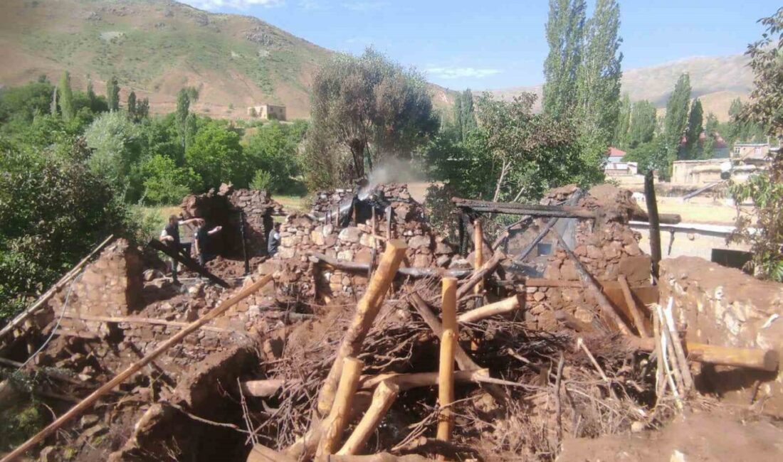 Bitlis'in Yolalan Beldesi'ndeki Yahya Taşyürek'e ait 2 katlı evde çıkan