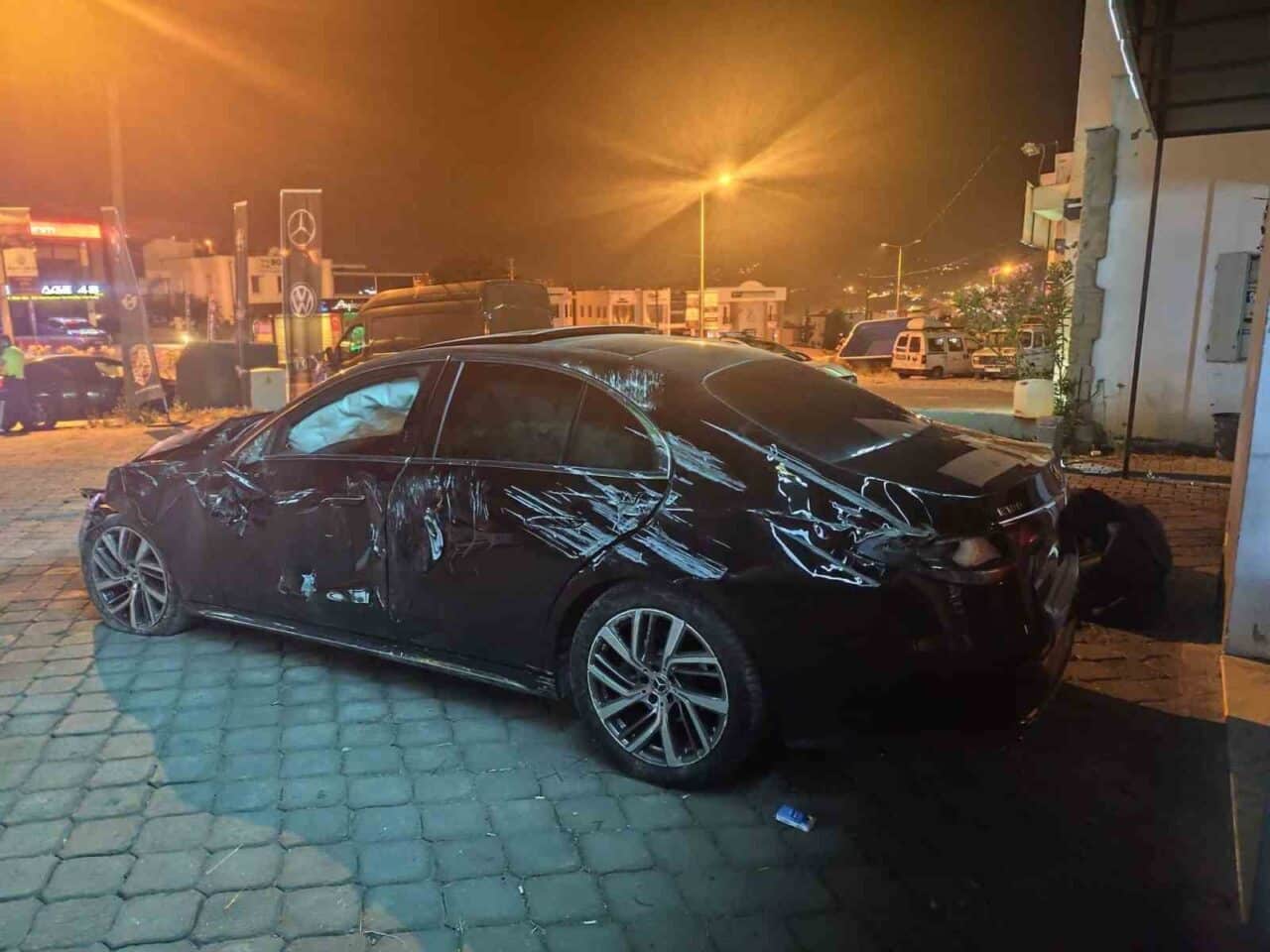 Muğla'nın Bodrum ilçesinde Burak G., gece saatlerinde direksiyon hakimiyetini kaybederek