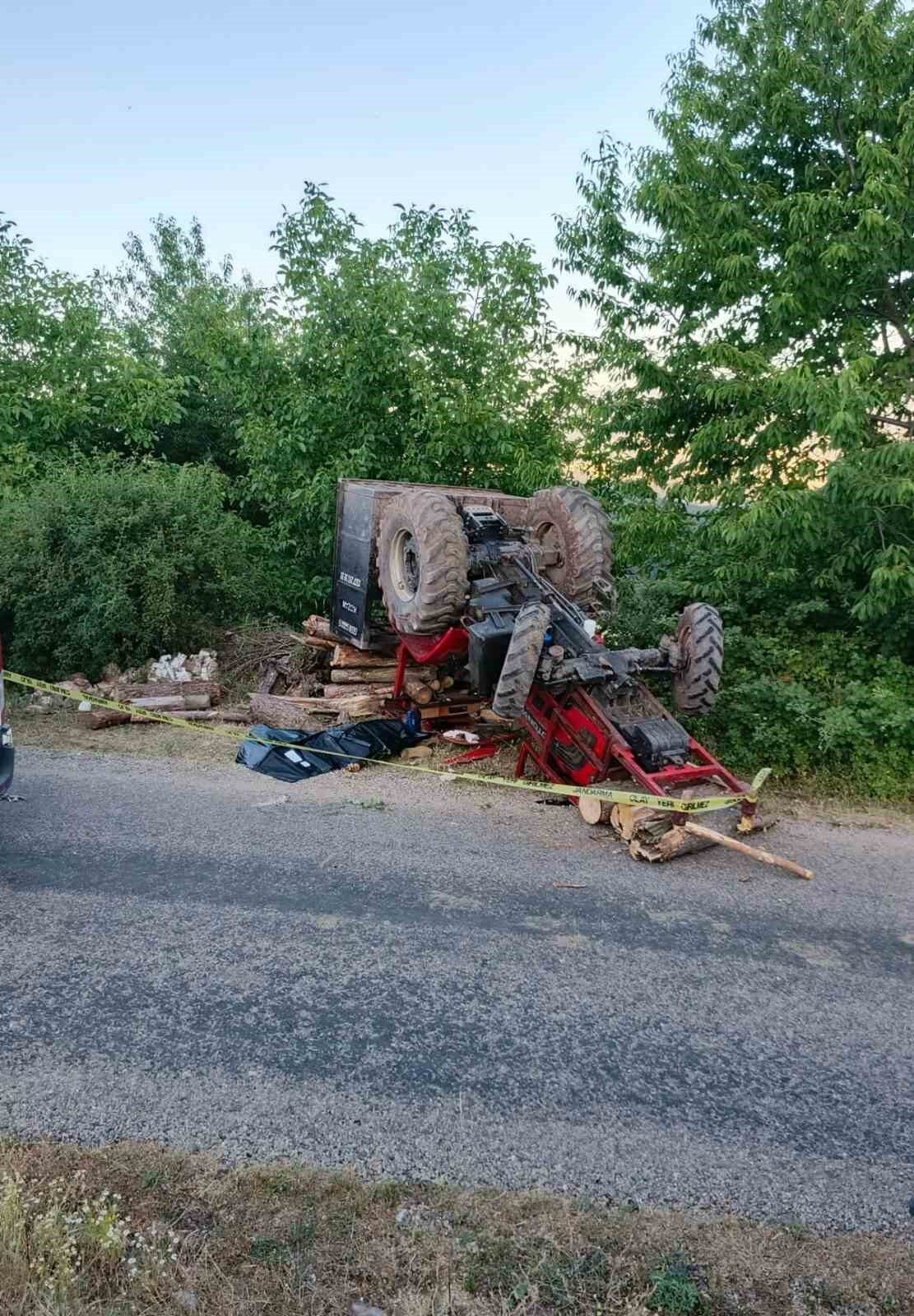 Bolu'nun Yakabayat köyünde Mesut A. (15) yönetimindeki traktör devrildi. Olayda