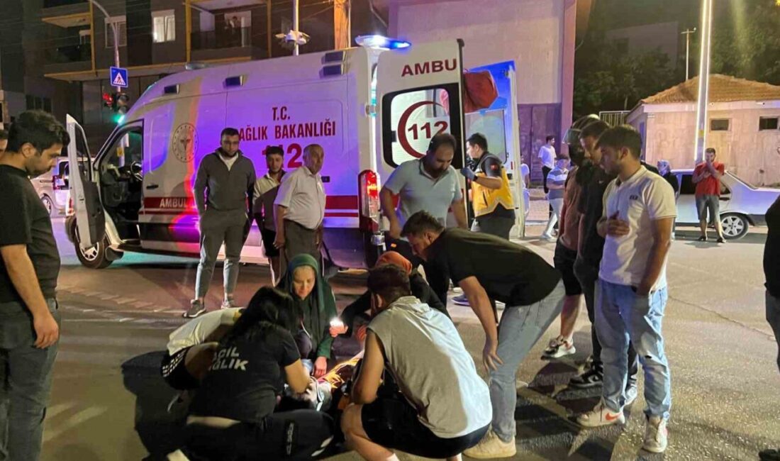 Burdur'un Bucak ilçesinde, U dönüşü yaparken motosikletle çarpışan kamyonet, 20