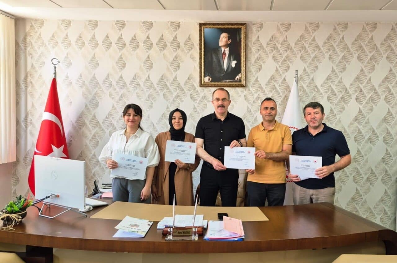 Giresun'un Bulancak ilçesinde düzenlenen "Kalpten Kalbe Oyuncak 2 Projesi", 500
