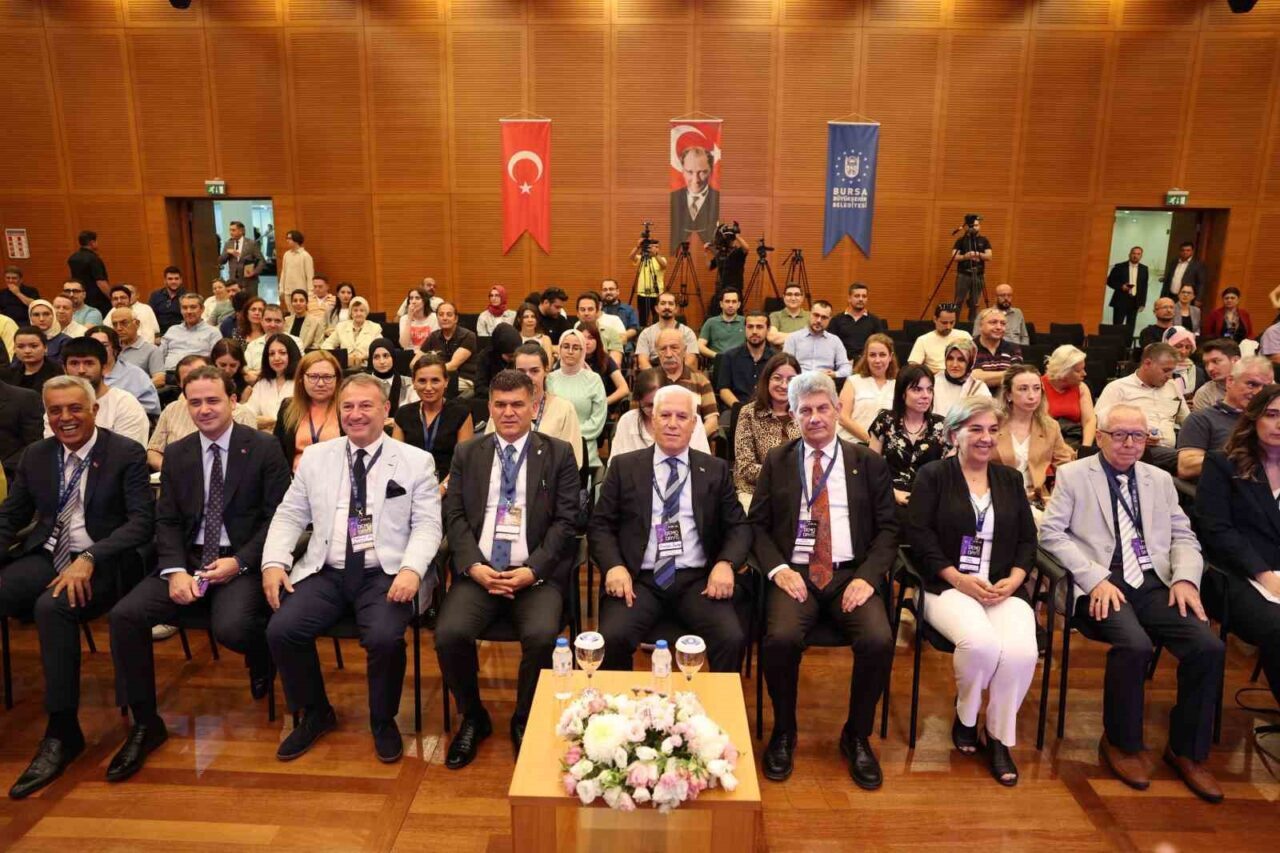 Bursa Büyükşehir Belediye Başkanı Mustafa Bozbey, genç girişimciliği teşvik etmek