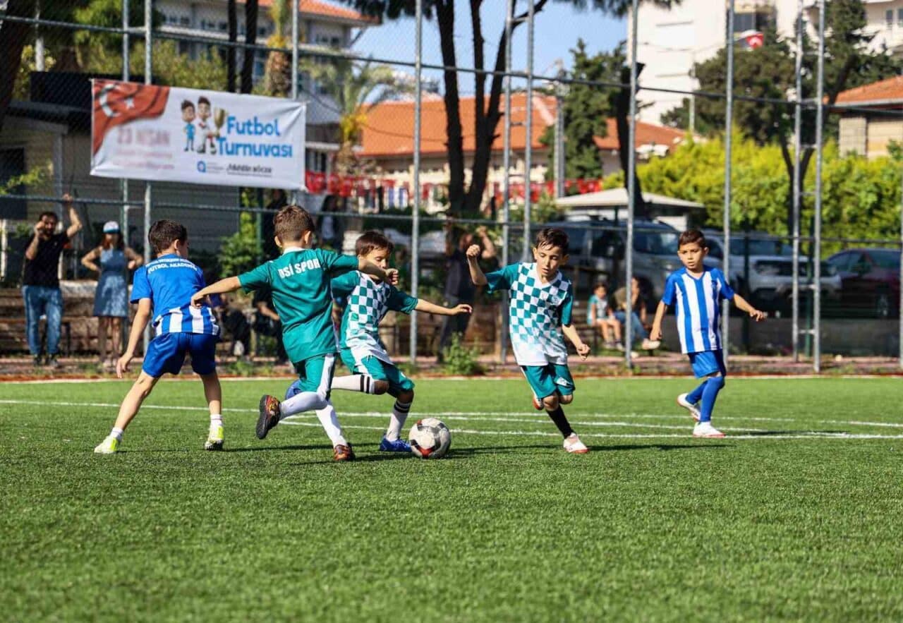 Antalya Büyükşehir Belediyesi, 6-10 yaş arası çocuklar için Futbol Akademisi