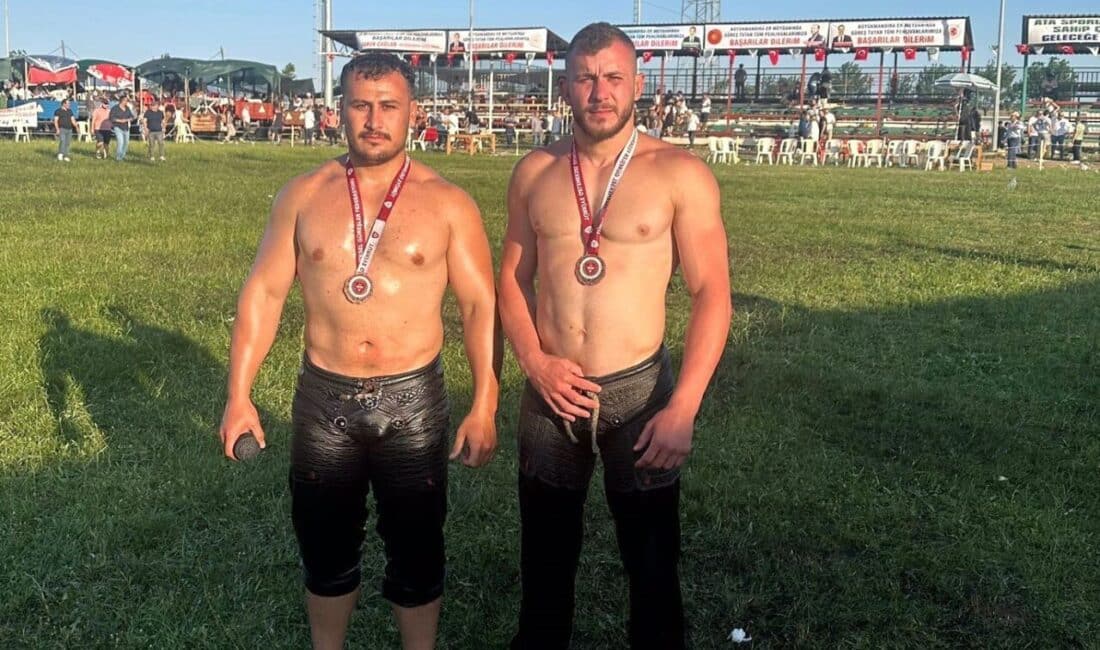 Sakarya Büyükşehir Belediyesi Spor Kulübü güreşçileri, Kırklareli’nin Babaeski ilçesinde düzenlenen