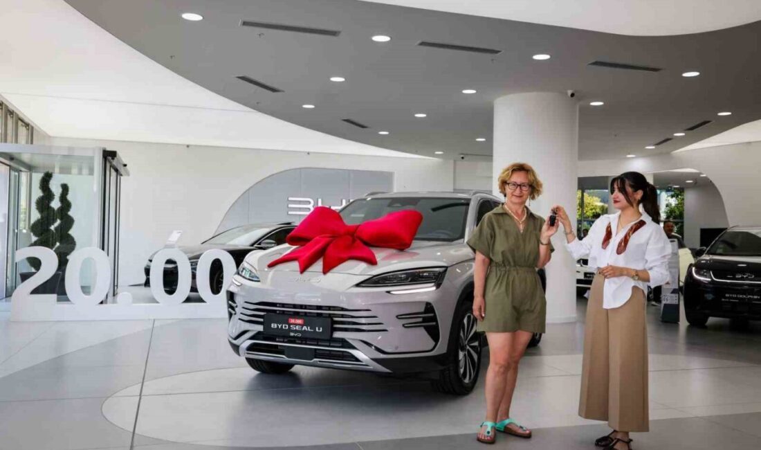 BYD, Türkiye'deki SEAL U modelinin 20 bininci teslimatını gerçekleştirdi. Zeynep