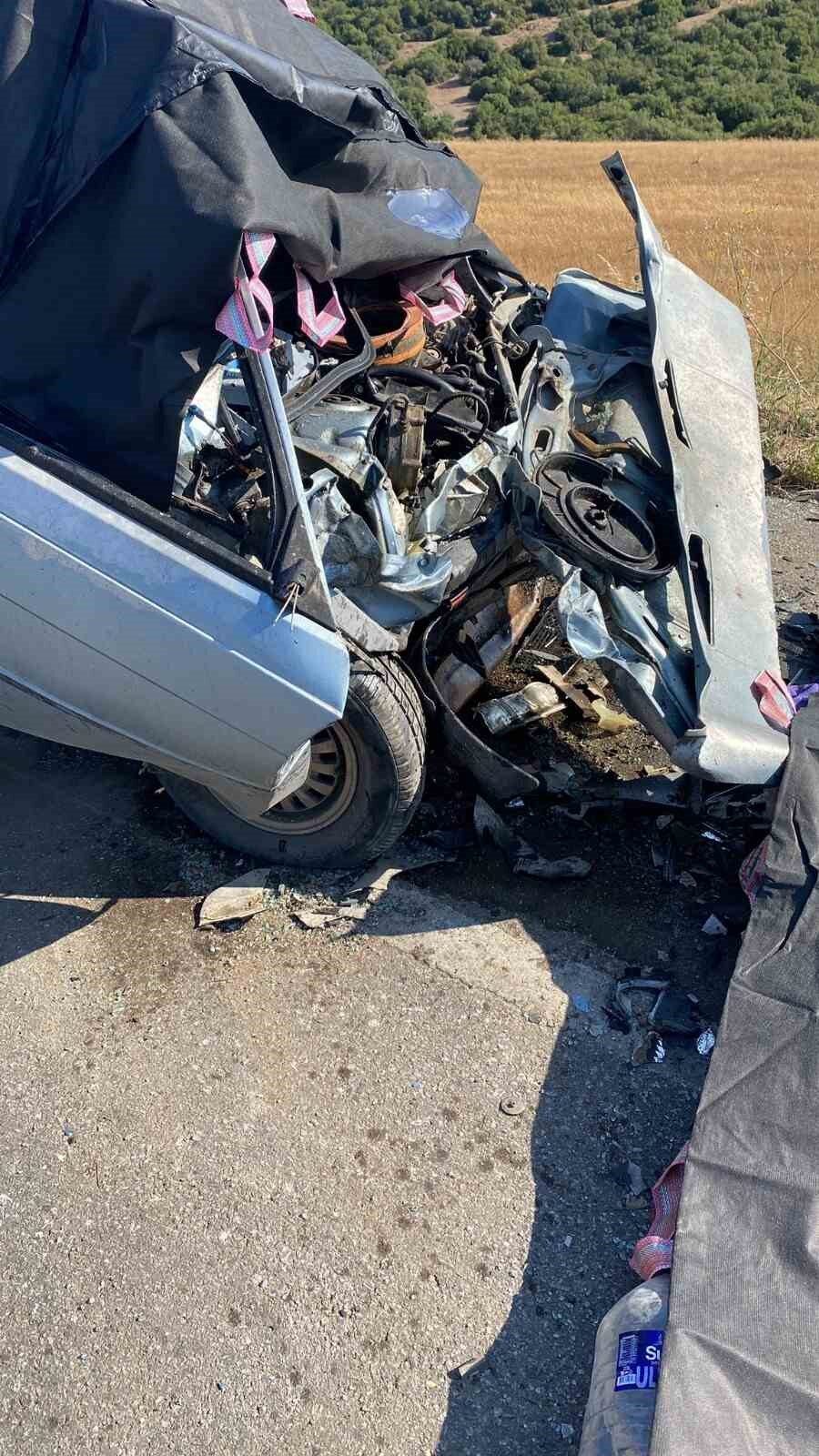 Çanakkale'nin Ezine ilçesinde iki aracın çarpışması sonucu Erol Uysal (46)