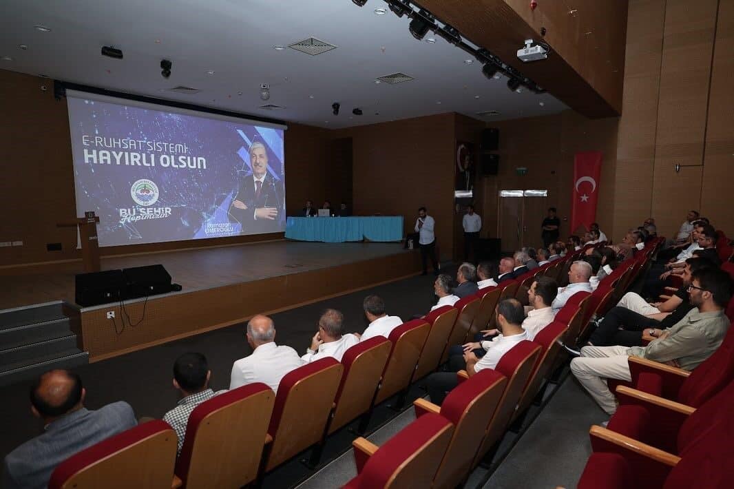 Dilovası Belediyesi, e-Ruhsat sisteminin tanıtımını gerçekleştirdi. Başkan Ramazan Ömeroğlu, bu