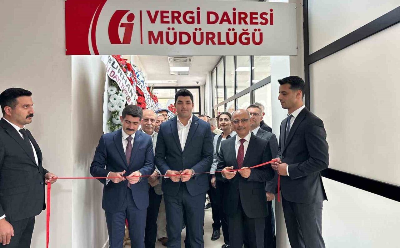 Doğanşehir'de bağlı vergi dairesinin kapatılmasıyla Vergi Dairesi Müdürlüğü kuruldu. Hazine