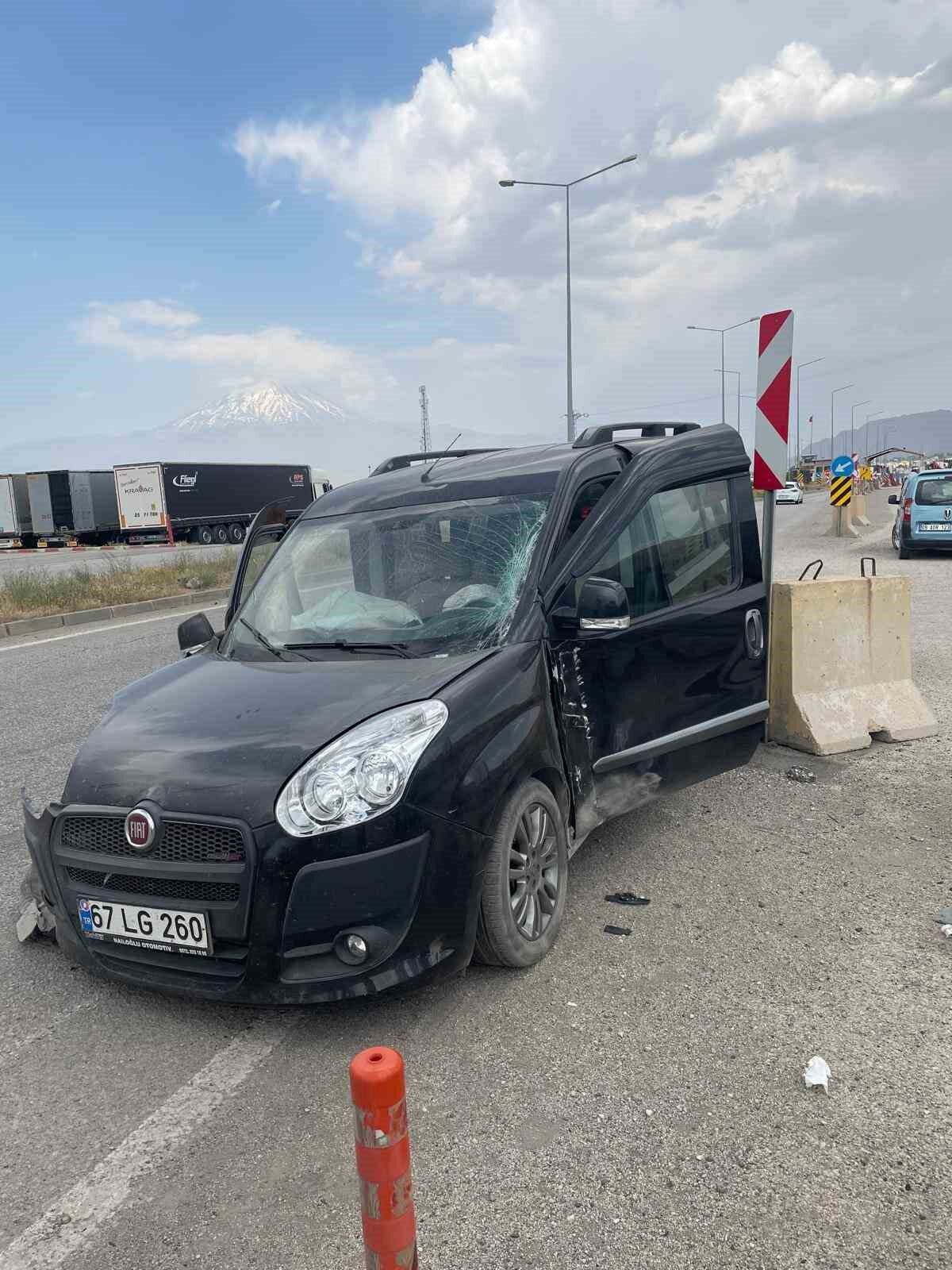Ağrı'nın Doğubayazıt ilçesinde bir trafik kazası yaşandı. 67 LG 260