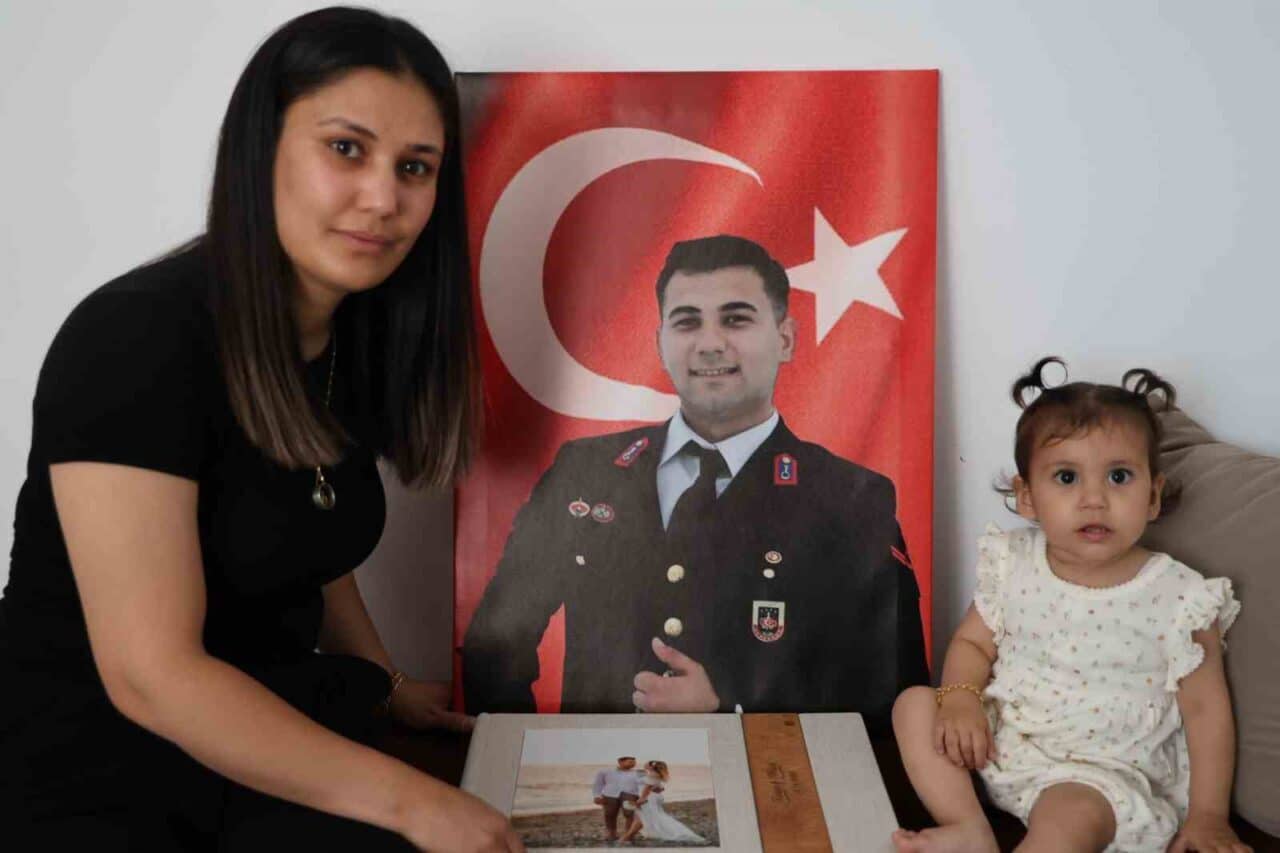 Uzman Çavuş Nurettin Yaşar'ın eşi Asiye Yaşar, şehidin "Kızıma beni