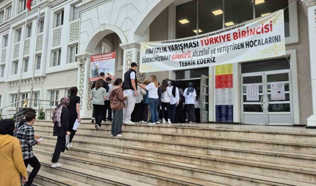 Düzce'de Yükseköğretim Kurumları Sınavı'nın ilk oturumu olan Temel Yeterlilik Testi
