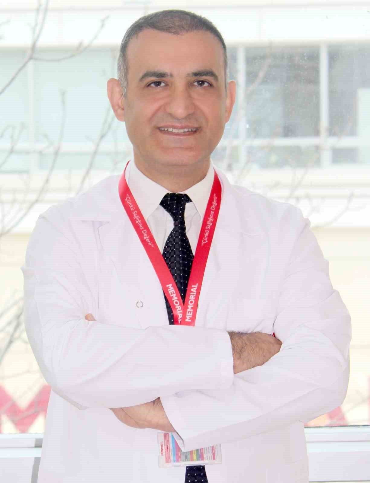Memorial Kayseri Hastanesi'nden Doç. Dr. Samet Özer, el, ayak ve
