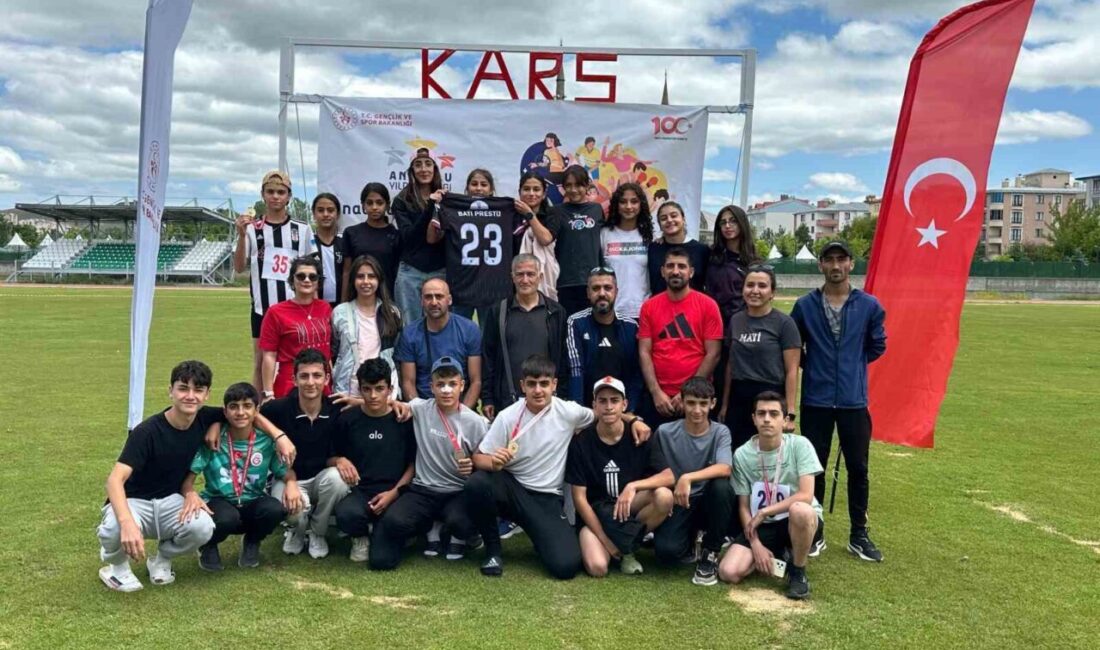 Kars'ta gerçekleşen Anadolu Yıldızlar Ligi Bölge Şampiyonası'nda Elazığ'ın kız ve
