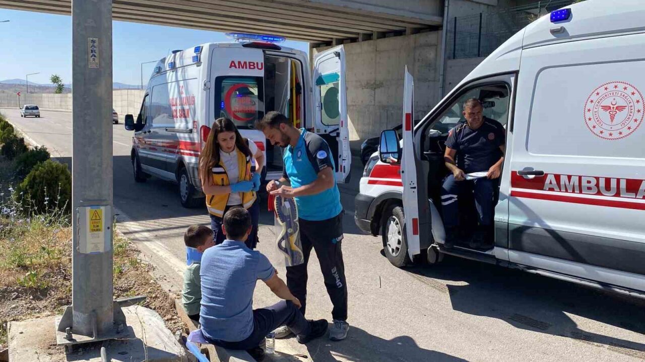 Elazığ’da otomobil zincirleme kazası meydana geldi. M.E.Ç. yönetimindeki araç, kontrolünü